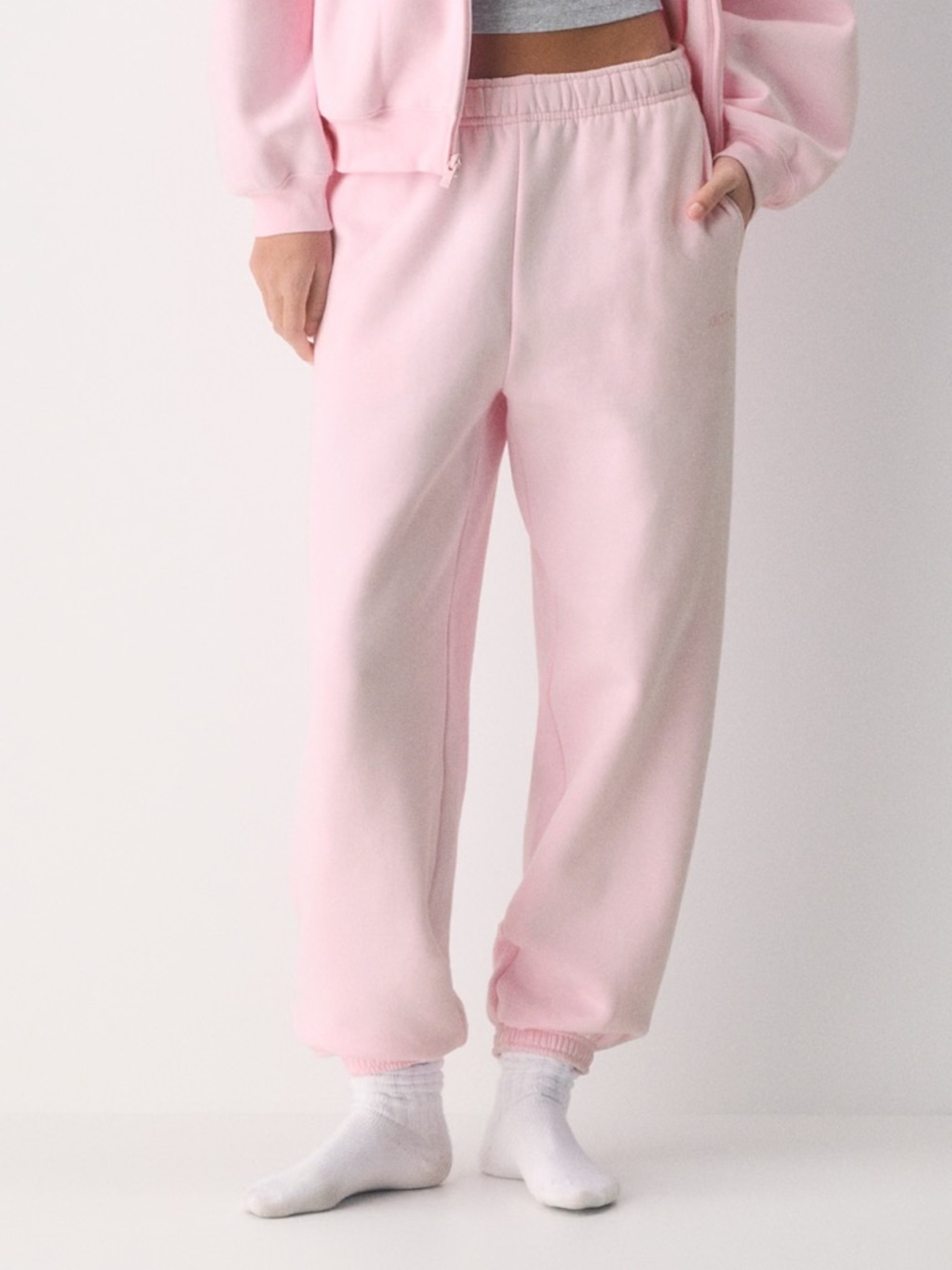 Aritzia Cozy Sweatfleece Mega Jogger - Villa Pink